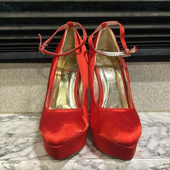 Liliana Zaria 4 Women Red Satin Platform Ankle Strap Rhinestone Pencil Heel NIB - Picture 2 of 11